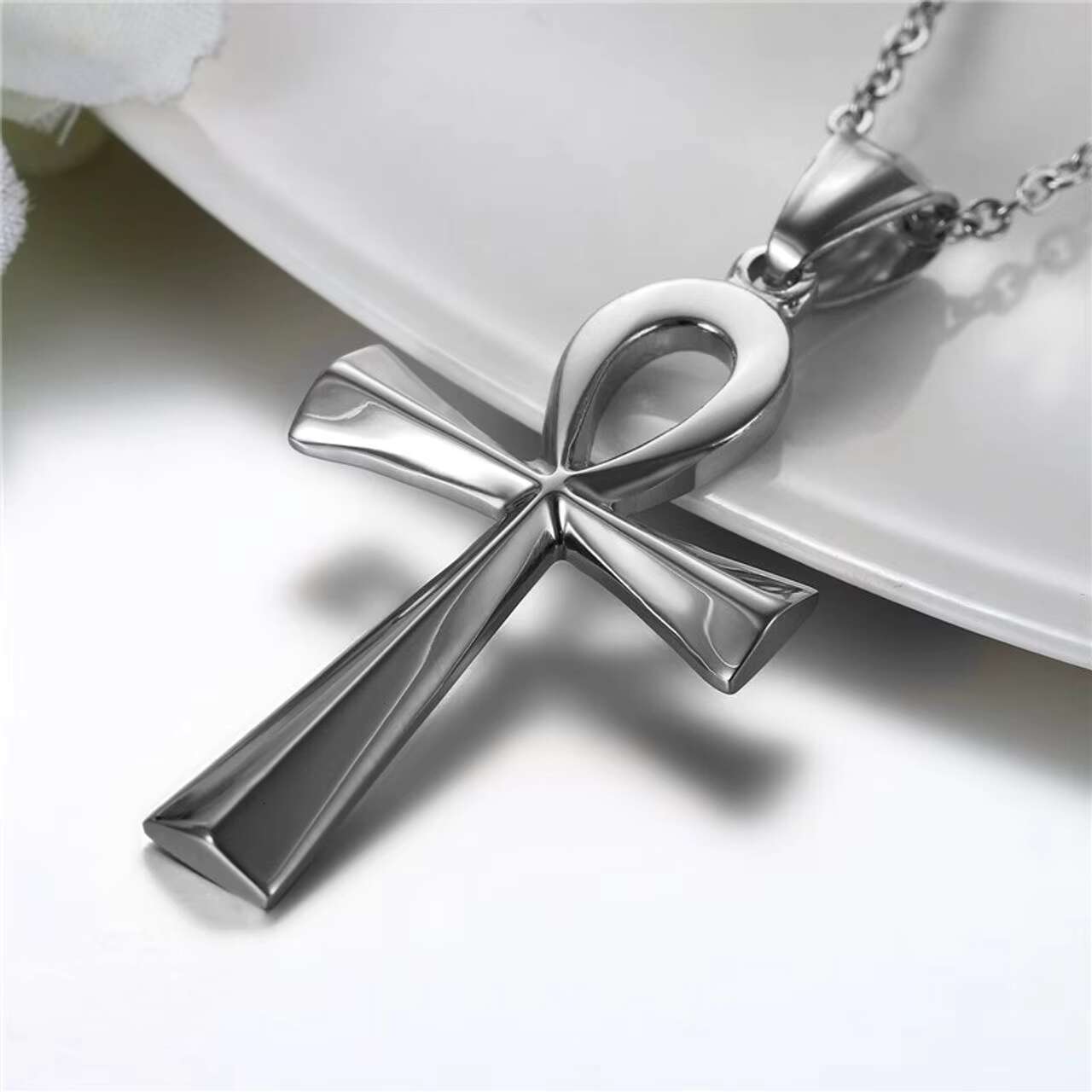 Classic 14K Gold Egyptian Ankh Key Cross Pendant Necklace Moissanite Charms for Gift