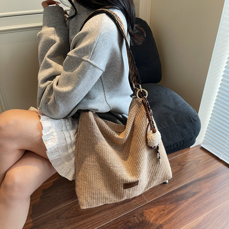 Free shipping designer Summer Trend Straw Bag for Women 2025 New Beach Vacation Commuter Woven Bag Large Capacity High-end Tote Bag