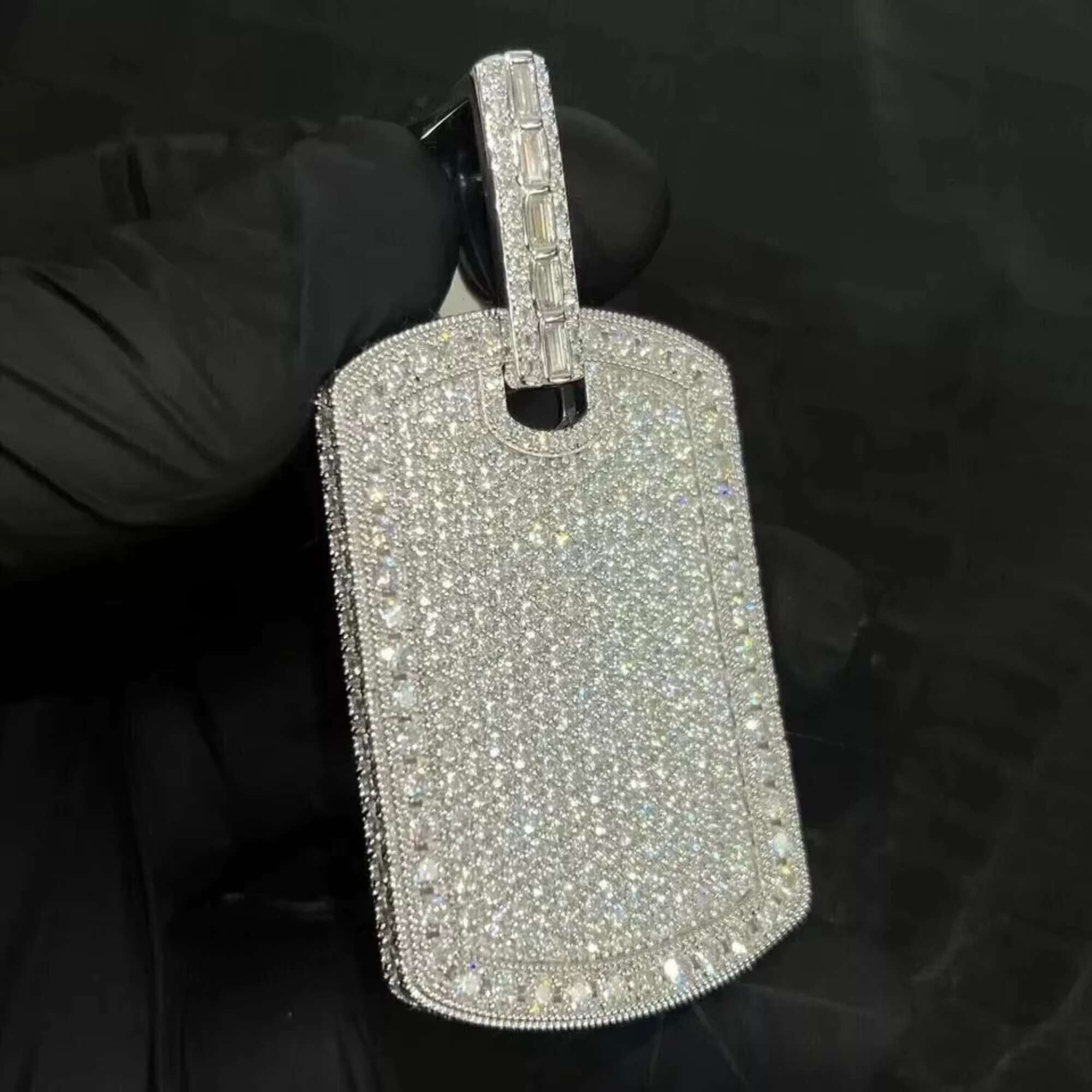 Trendy 10kt White Gold Dogtag Fashion Pendant with Round Cut Moissanite VVS Clarity Diamonds High-end Moissanite Pendants Charms