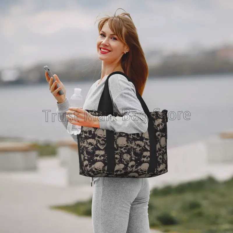 Vintage Skull Gothic Skeleton Travel Duffle Bag Lightweight Waterproof Weekender Overnight Hand Bag for Outdoor Sports Gym Yoga W250618