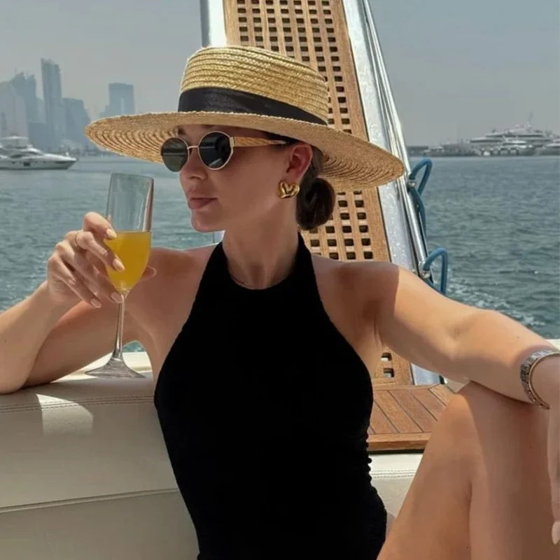 Straw Hat Summer Versatile Womens Fashionable Temperament Black Strap Top Hat Outdoor Vacation Sunscreen Hat Hoed Dames 250618