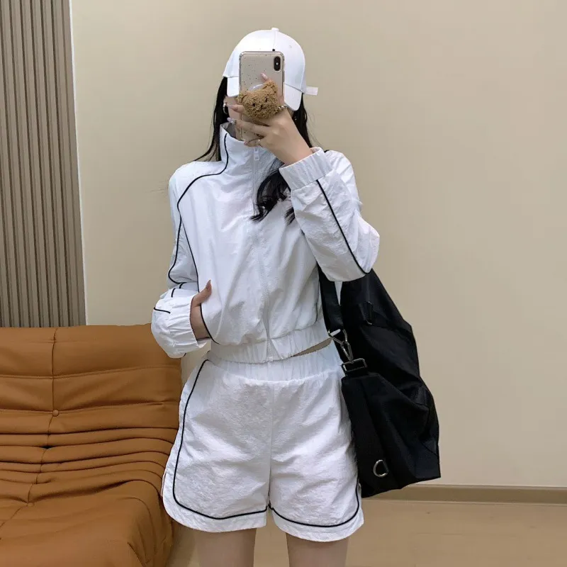 Designer Yoga Sports Set Womens Blazer Mock Neck Jacket+sports Shorts Leisure Fashion Turtleneck Coat Outdoor Long Sleeve Cardigan Full Zip Studio to 