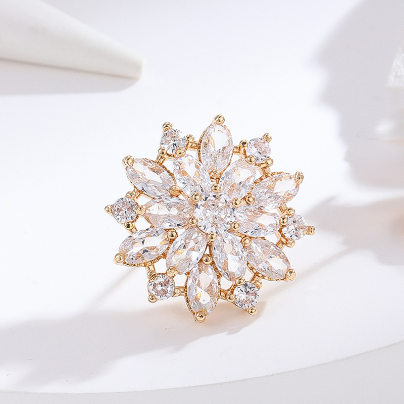 Minimalist Fresh Japanese and Korean Style for Women Inlaid Zircon, Unique Design Snowflake Earrings with Full Personality