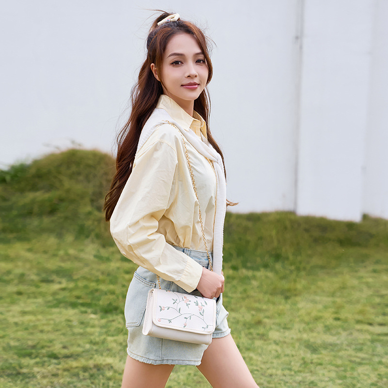 Free Shipping 2025 New Designer Bag Fashionable Embroidered Small Square Bag Multifunctional High-quality Shopping Bag High-end Women's Shoulder 
