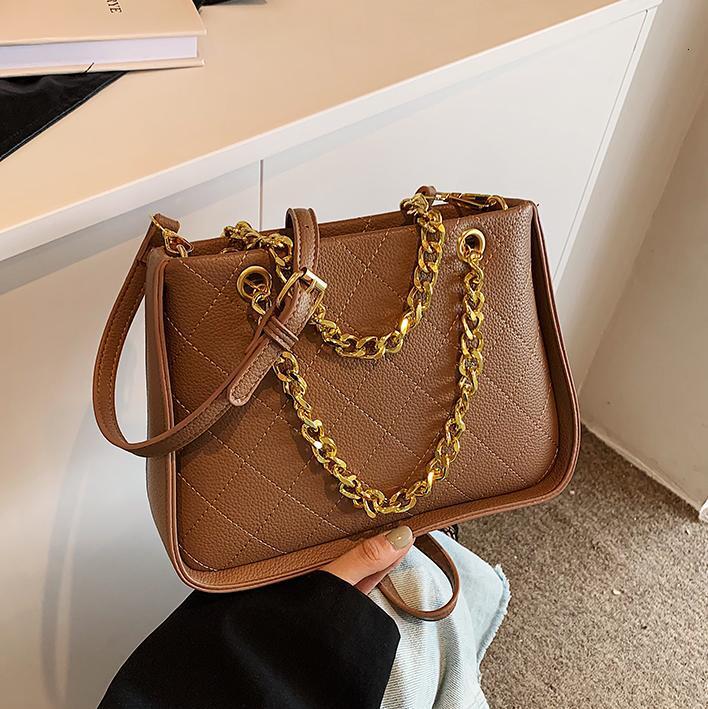 Free shipping designer Fashion Versatile Korean Style Bag for Women New Trendy Casual Small Square Bag Niche High-end Chain Bag Crossbody Bag