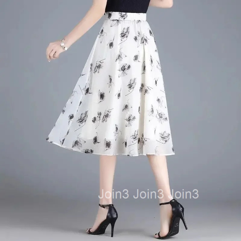 Woman Skirt Chiffon Midi Pleat White Pleated Streetwear New in Korean Style Casual Modest Fashion Y2k Vintage V Skirts for Women