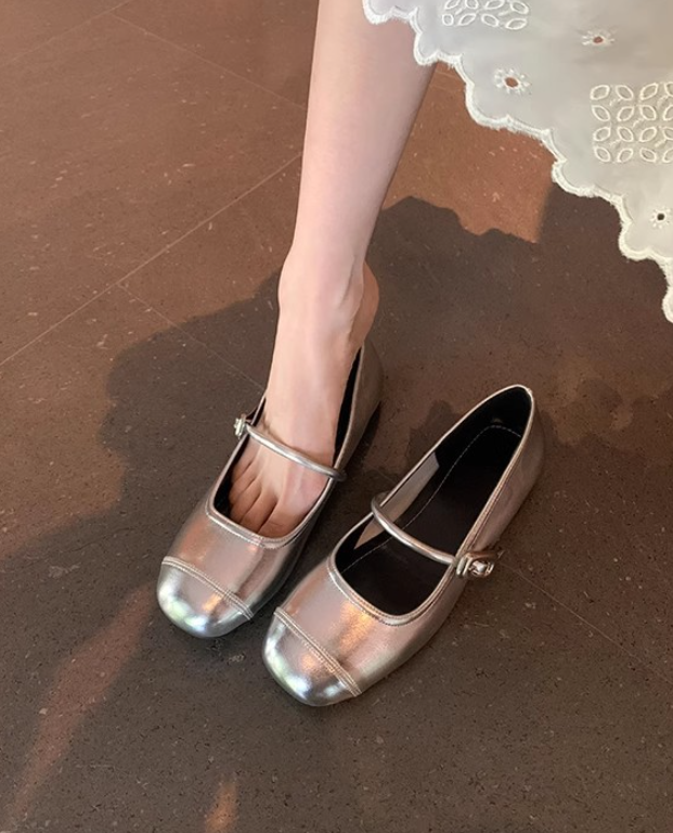 Stylish Fashion Silver Mary Janes for Women Summer New Arrival Round Toe Low Cut Leather Flats Shoes with Hidden Height Soft Cushion Sole Designer