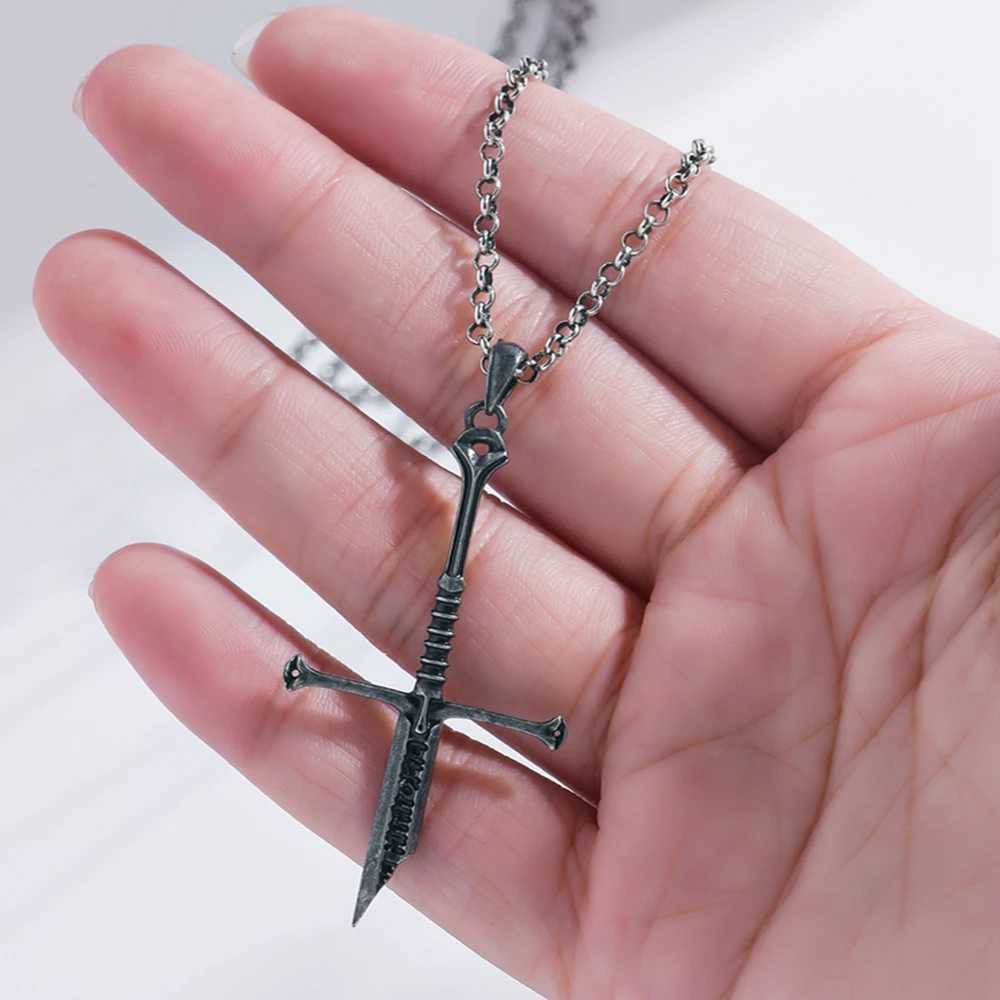 Catuni Broken Sword Lord Necklace the Rings Power Flame of the West Movie Pendant Fashion Jewelry Accessory Gift for Fans Men W250618