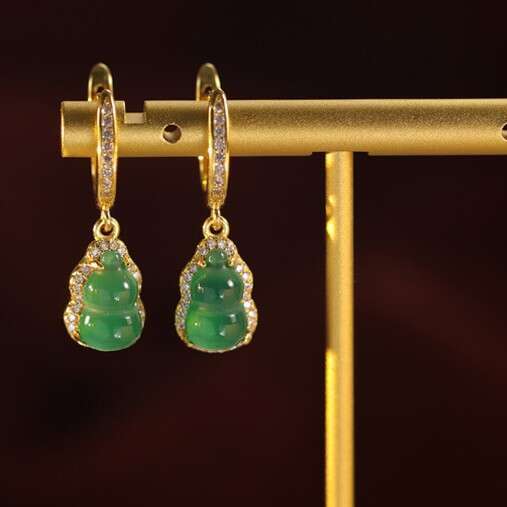 Green Chalcedony Gourd Classical Earrings for Women Elegant Simple Chinese Style Studs High-end Ear Jewelry
