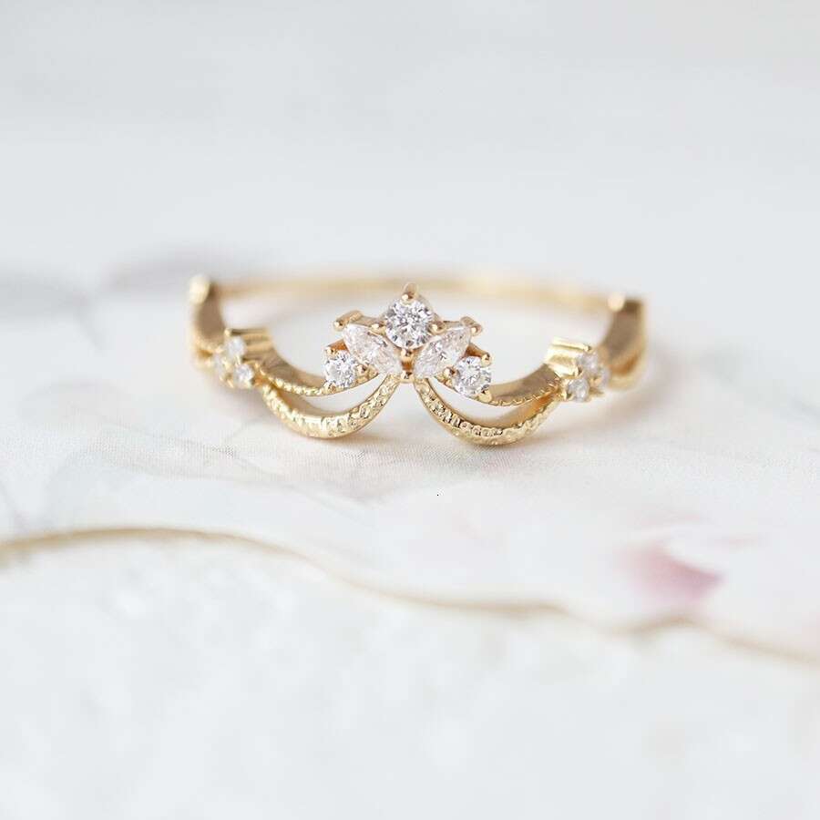 Pale Flower Crown" Zircon V-Shaped Bud Same Style Simple Versatile Stackable Set Light Luxury Ring