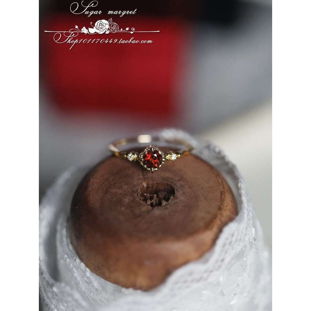 Rose Coast Series Exquisite Rich Natural London Blue Topaz Wine Red Garnet Light Luxury Ring