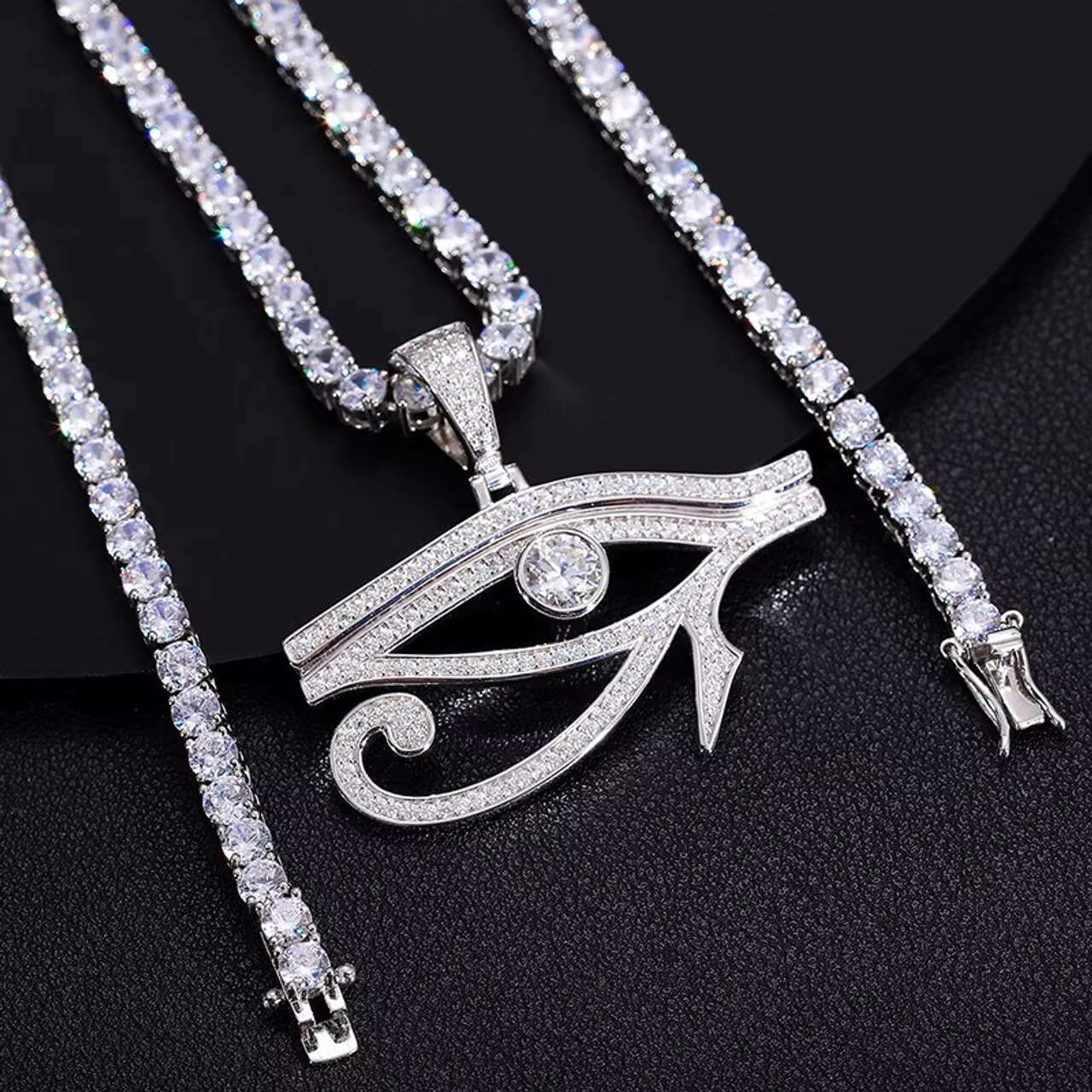 New Exotic VVS Lab Diamond Ancient Egypt Eye of Horus Pendant Moissanite Hip Hop Necklace with Unique Design