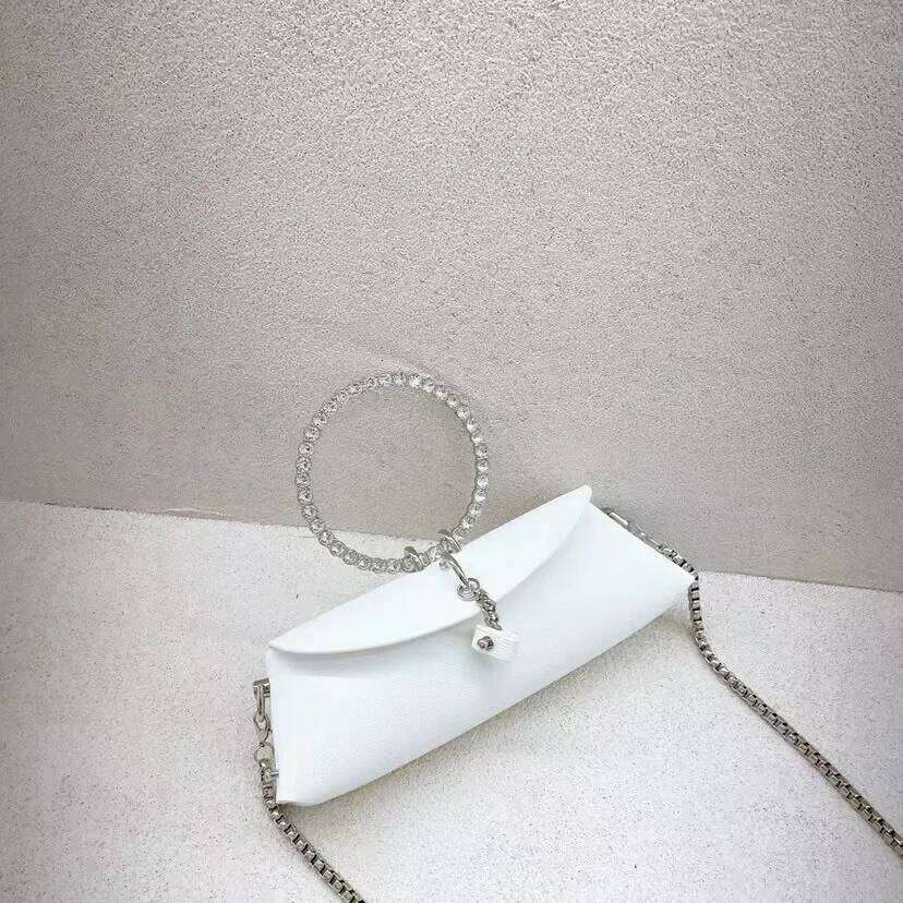 2023 New Aron Crossbody Women's Korean Style Dia Chain Shoulder Bag Fashionable Motorcycle Equipment Accessories