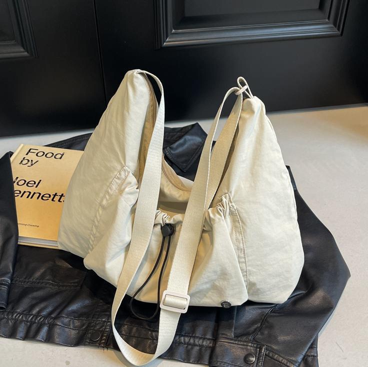 Free shipping designer Nylon Cloth Bag Women Large Capacity Bag 2025 New Casual Lightweight Dumpling Bag Versatile High-end Crossbody Tote Bag