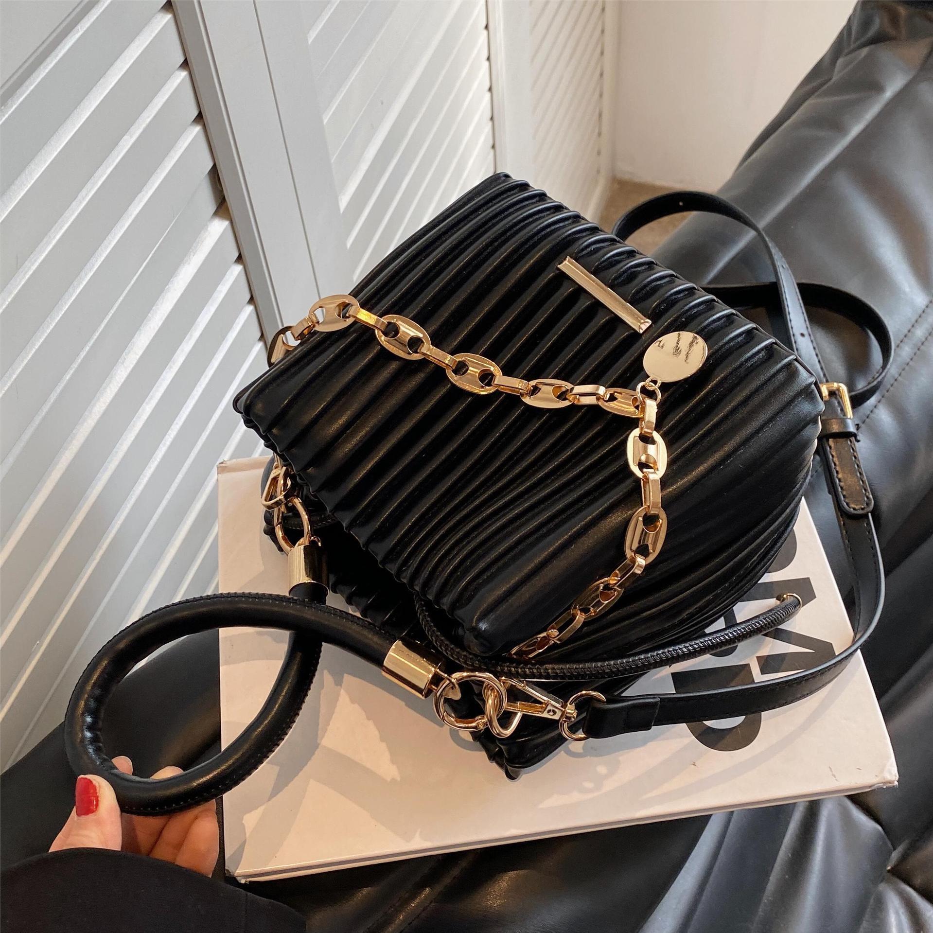 Free shipping designer Unique Designer Bucket Bag 2025 New Versatile Pleated Stylish Crossbody Bag Internet Celebrity Handbag Women Bag