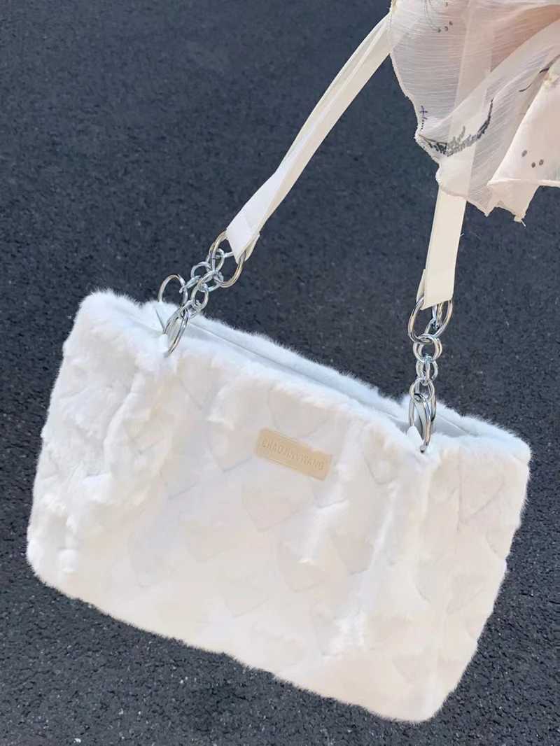 Sweet Love Heart Purse Womens Furry Tote Bags Winter Fashion Ladies Faux Fur Handbags Elegant Female Soft Plush Shoulder Bag Z250618
