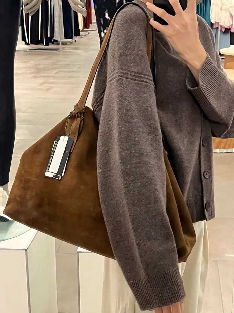 Suede Autumn and Winter Womens Shoulder Bag Niche Design Wing Bag Matte Large Capacity Womens Handheld Tote Bag B250618