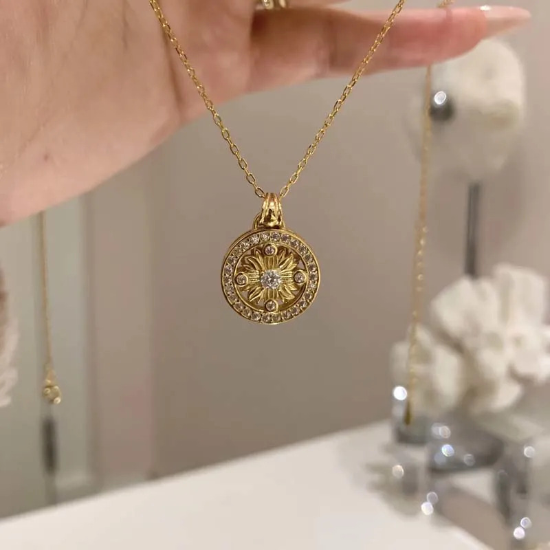 Elegant Women's Eight Treasure Compass Pendant Necklace - Minimalist Luxury Ins-worthy Design, Versatile Gold Plated Choker for Every Outfit
