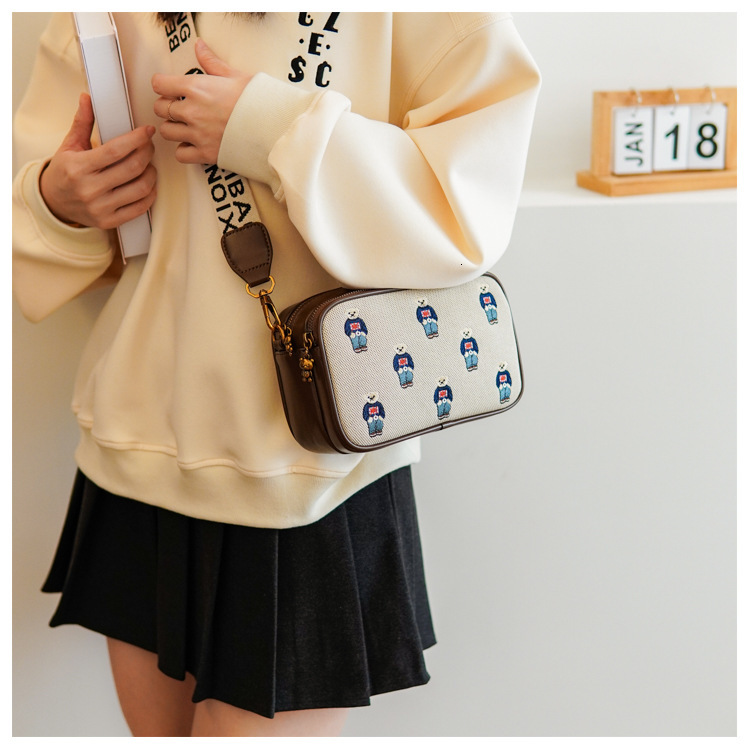 Free Shipping 2025 New Designer Bag Bear Embroidery Women's Shoulder Bag Retro Color Blocked Trendy Handbag Casual High-quality Shopping Bag