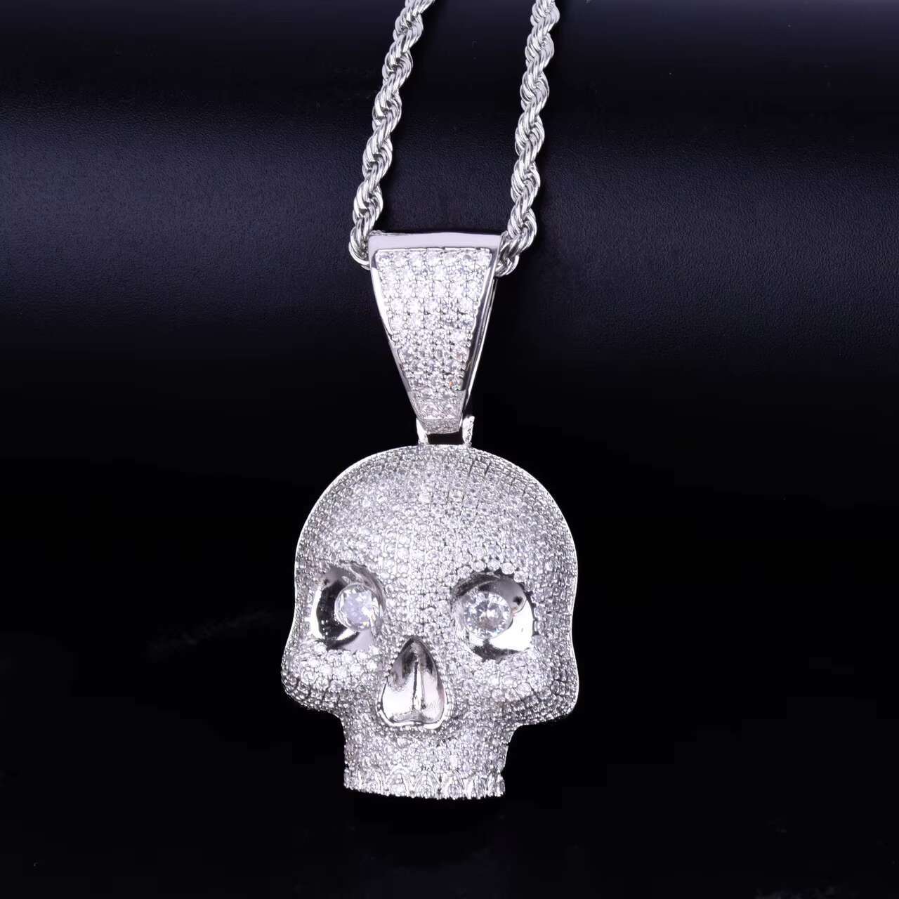 Fashion Hip Hop Moissanite Iced Flooded out Skull Head Pendant Necklace For Gift