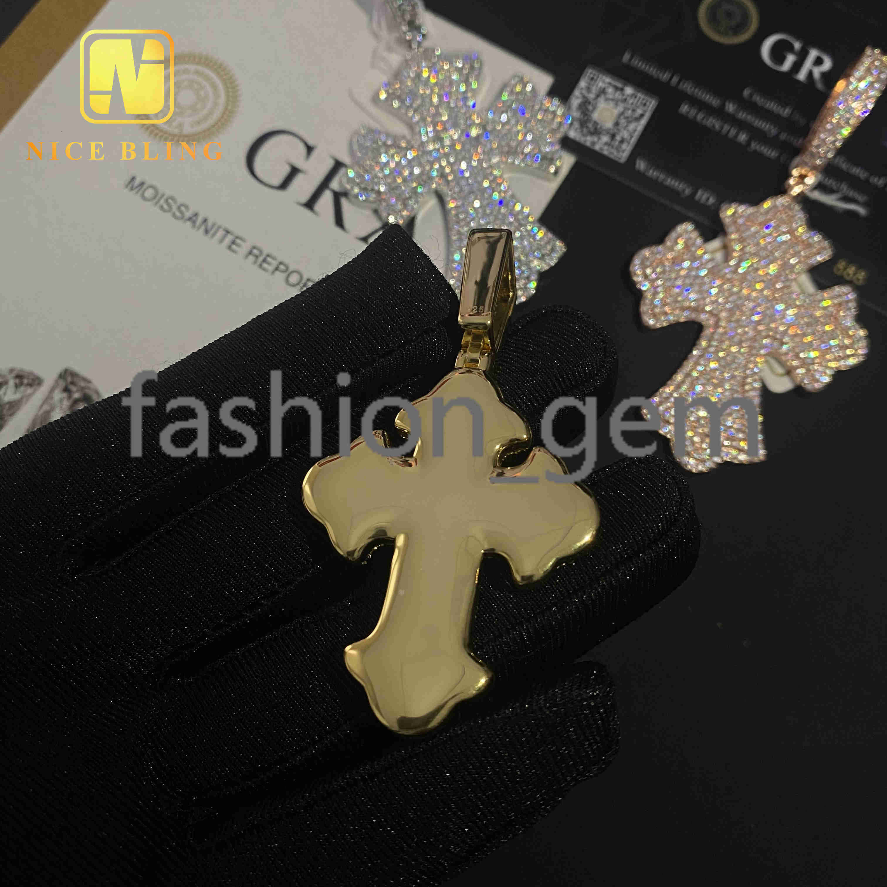 Custom Ice Out Pendant 925 Sterling Silver Custom Hip Hop Emerald Round Cut Diamond Jewelry VVS Moissanite Cross Pendant