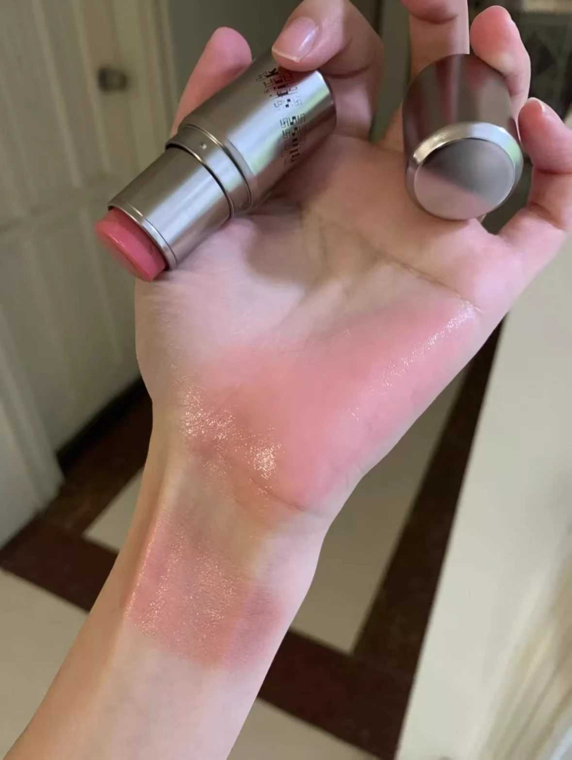 KAXIER High Gloss Stick Highlight Blush Water Light Shimmer Waterproof Sweatproof Face Contour Illuminator Brighten Rouge XJ250618