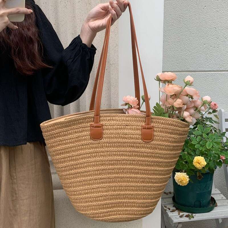 Large Capacity Straw Woven 2025 Summer New Bucket New Women's Beach Fashion Single Shoulder Underarm Tote Bag