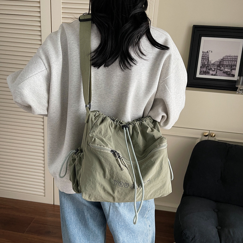 Free shipping designer Nylon Waterproof Tote Bag for Women Large Capacity 2025 New Commuter Multi-Pocket Crossbody Bag Lightweight Travel Bag for Wome