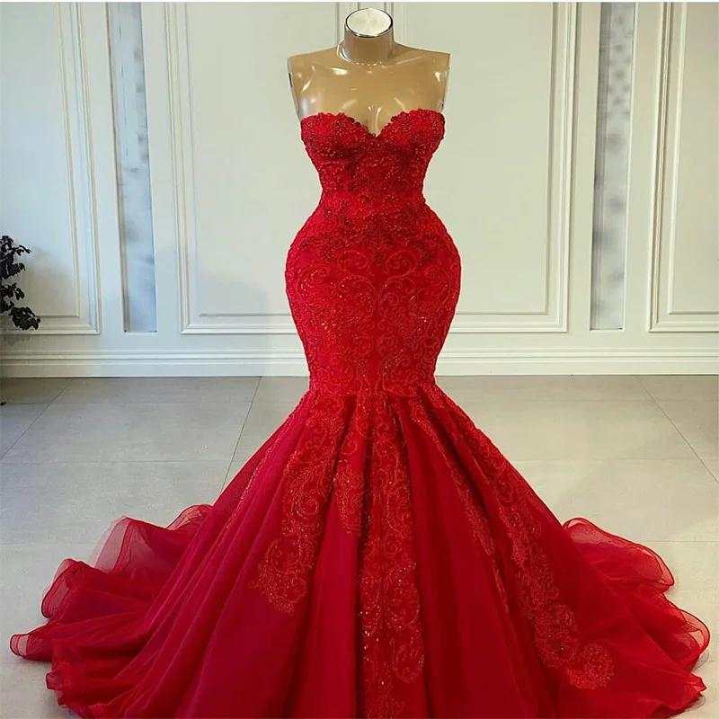 Graceful Red Lace Wedding Dress A-Line Sleeveless Bride Gowns With Spaghetti Strap Full Floral Appliques Sweep Train Illusion New Gown Vestidos De Nov
