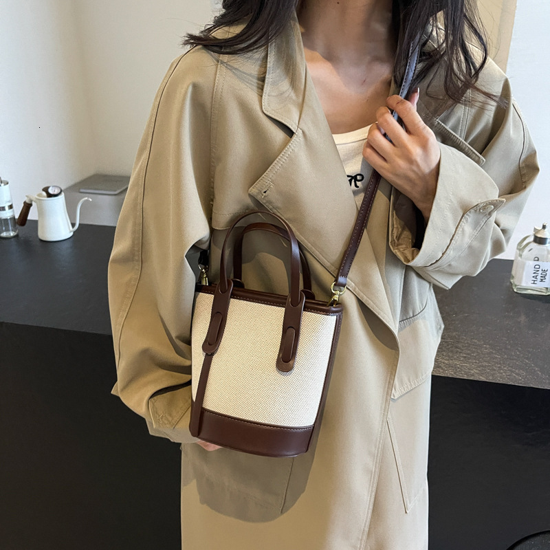 Free shipping designer Color-Block Bucket Bag for Women 2025 New Versatile Shoulder Bag Crossbody Bag High-End Simple Commuter Bag