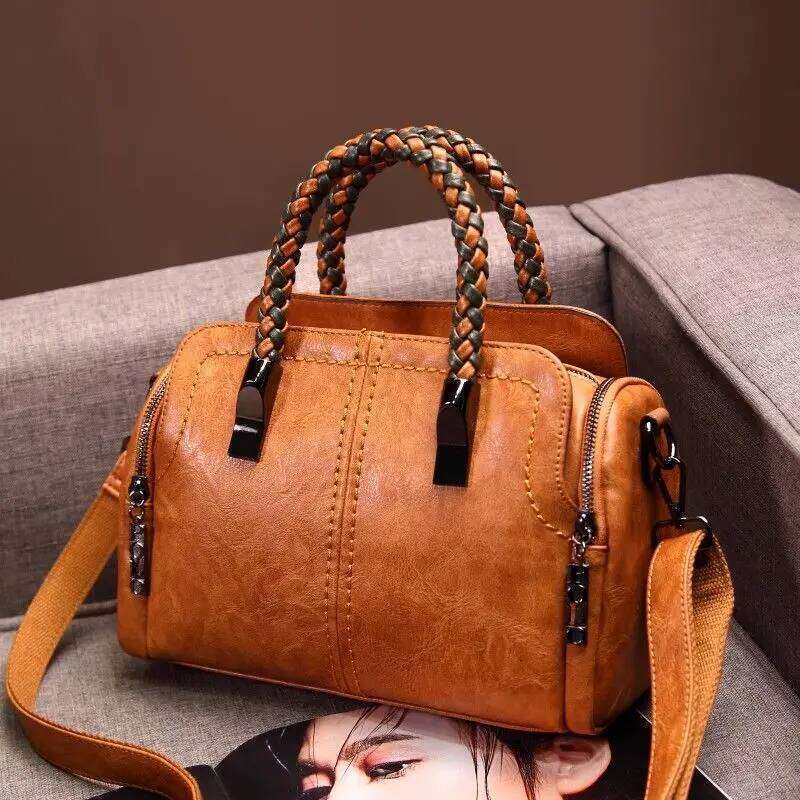 2025 New Wmoen Handbag Large Capacity Shoulder Soft Leather Female Crossbody Woven Hand Handle Ladies Commuter Bag