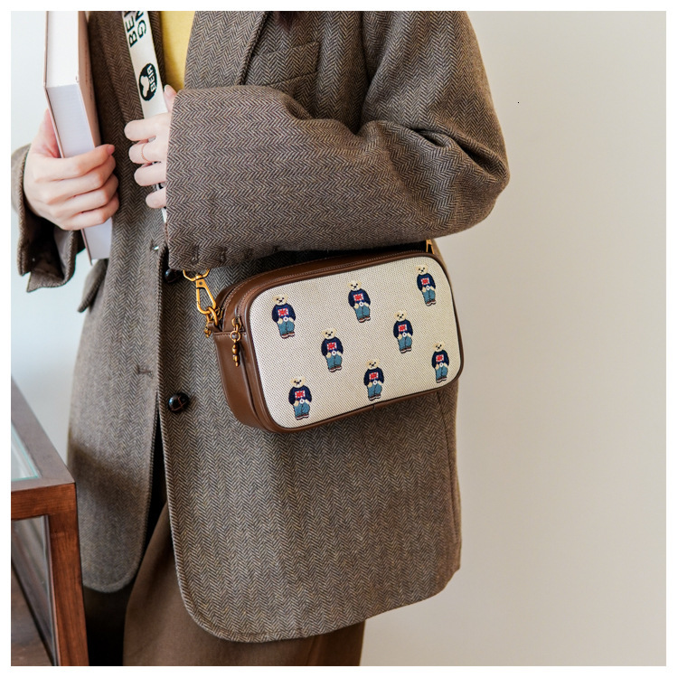 Free Shipping 2025 New Designer Bag Bear Embroidery Women's Shoulder Bag Retro Color Blocked Trendy Handbag Casual High-quality Shopping Bag