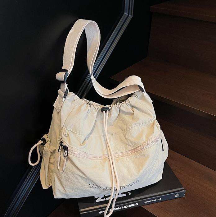 Free shipping designer Nylon Waterproof Tote Bag for Women Large Capacity 2025 New Commuter Multi-Pocket Crossbody Bag Lightweight Travel Bag for Wome