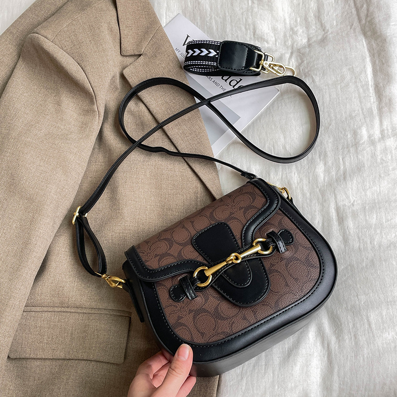 2025 New Fashionable Retro Printed Crossbody Bag for Women's Party Commuting Versatile Shoulder Bag