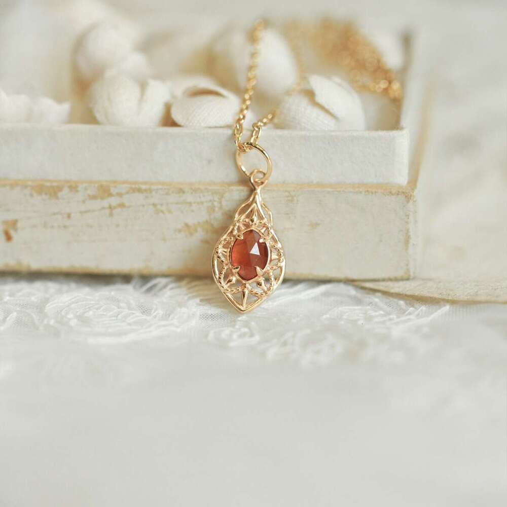 Autumn Color Private Collection Muted Natural Orange Pomegranate Exquisite Light Luxury Ring Pendant