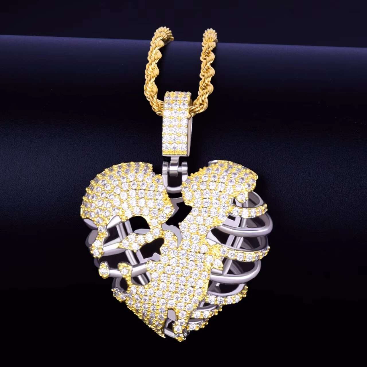 New Arrival Luxury 18k Gold .925 Silver Skeleton Heart Pendant Necklace Hip Hop Style Moissanite Pendants Charms