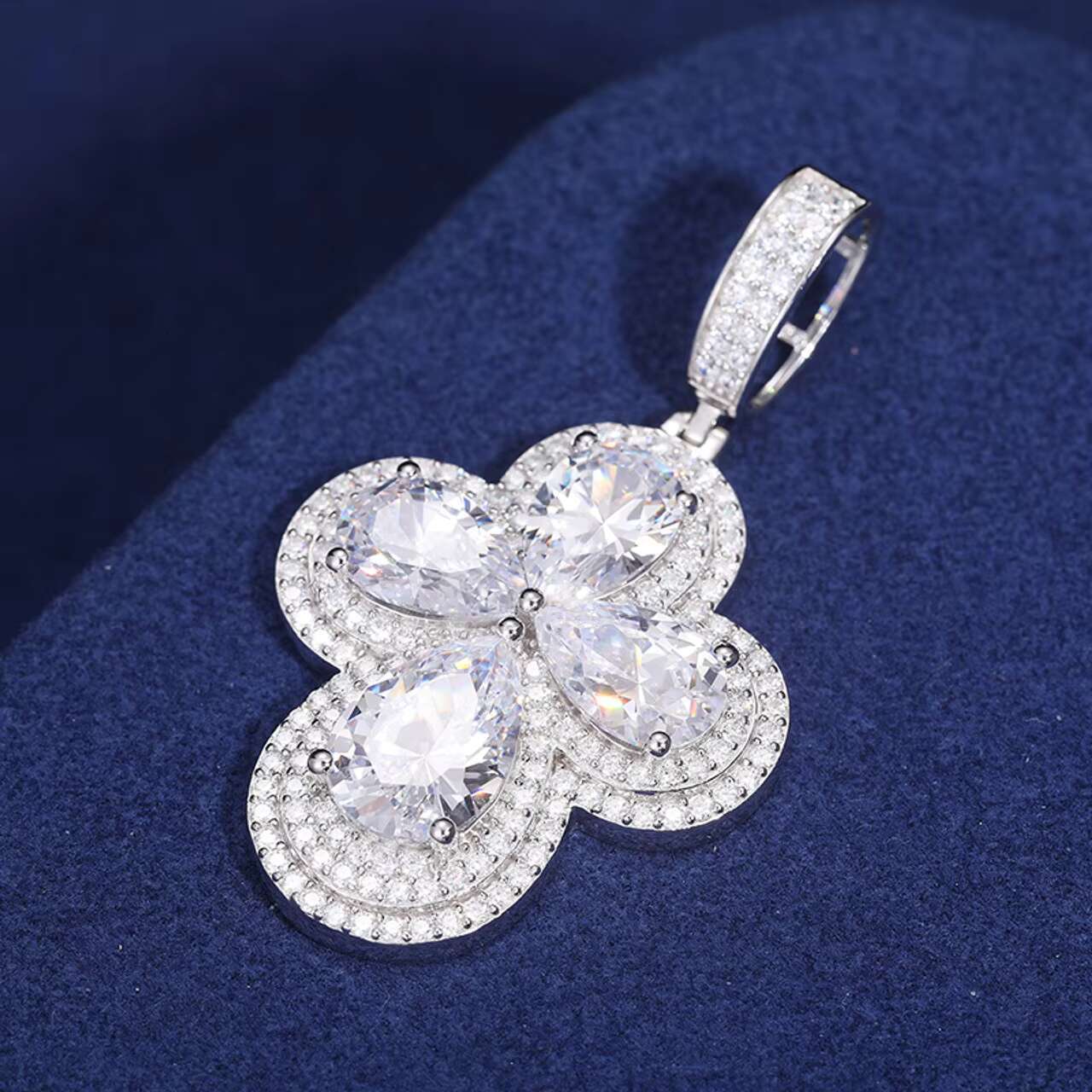 New Arrival Iced Christian Cross Pendant Solid 925 Sterling Silver with Moissanite Diamond Stone round Cross Necklace