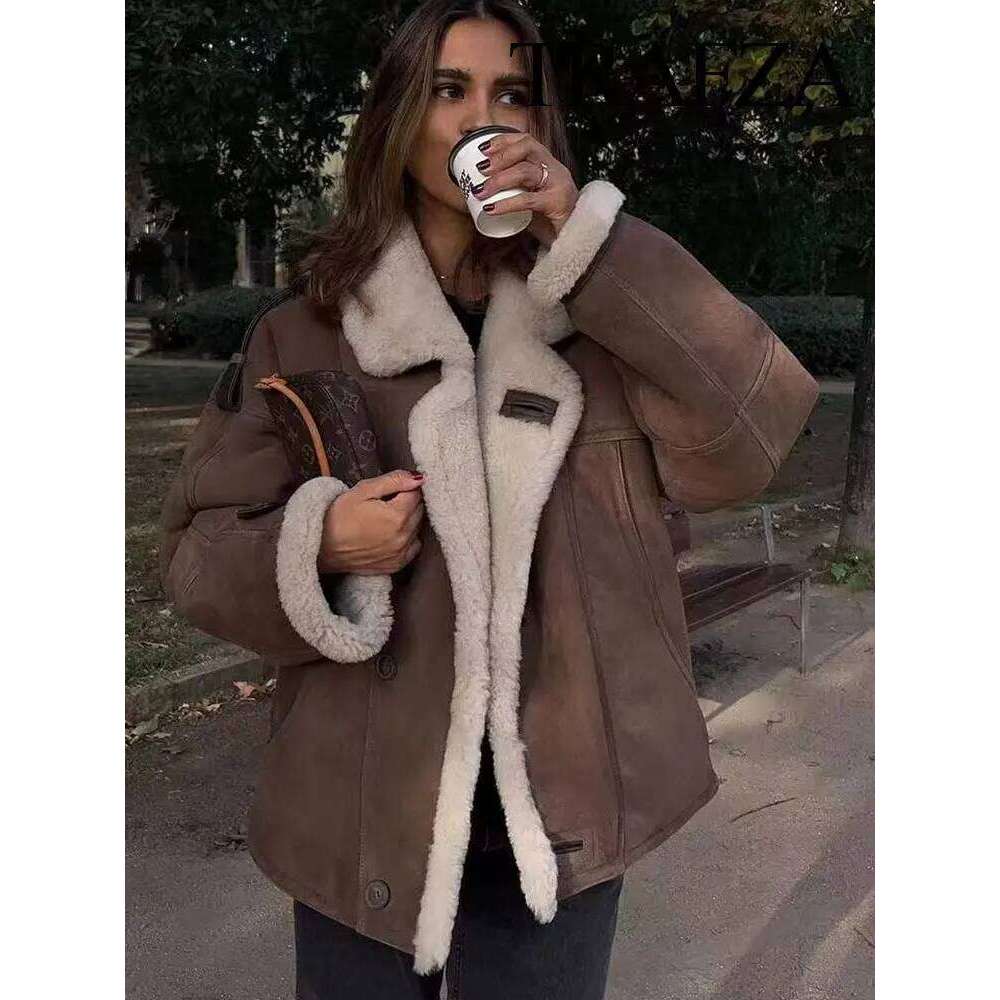 TRAFZA 2024 Winter Fashion Suede Lamb Wool Casual Retro Lapel Splicing Pocket Decoration Women's Street Jacket
