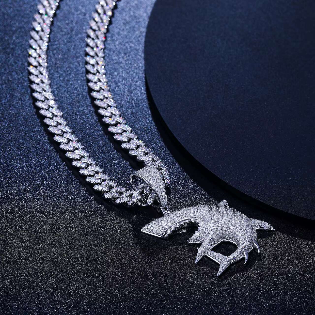 New Design 925 Sterling Silver VVS Moissanite Diamond Great White Shark Iced Pendant Necklace Hip Hop Style Pendants Charms