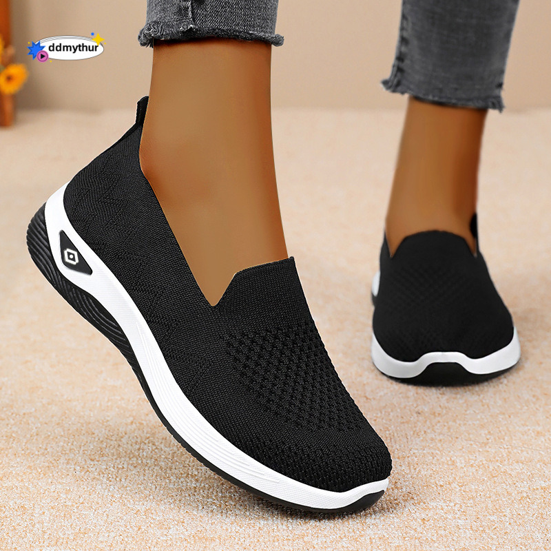 Women's New Style Breathable Casual Slip-On Mom Old Beijing Cloth Flat Single Shoes ddmythur