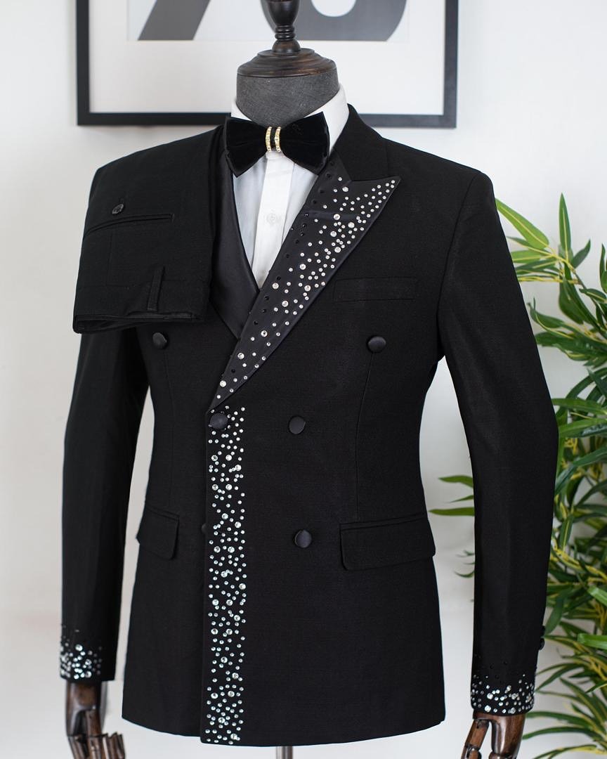 Modern Men Suits Peaked Lapel Tailor-Made 2 Pieces Set Jacket Blazer Rhinestone Double Breasted Groom Customized Coat Black Pants Plus Size