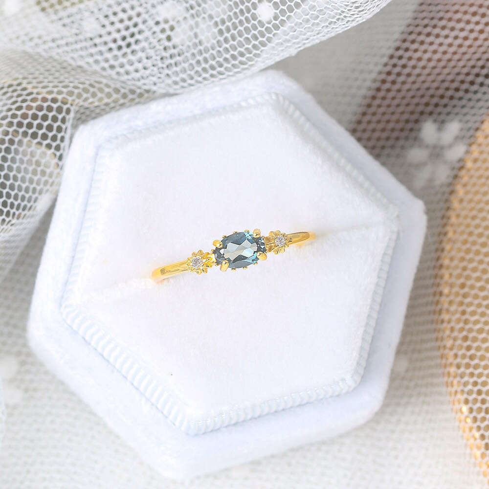 Light Luxury Topaz Gold-Plated Ring for Women, Adjustable Size Open Ring, Niche Style