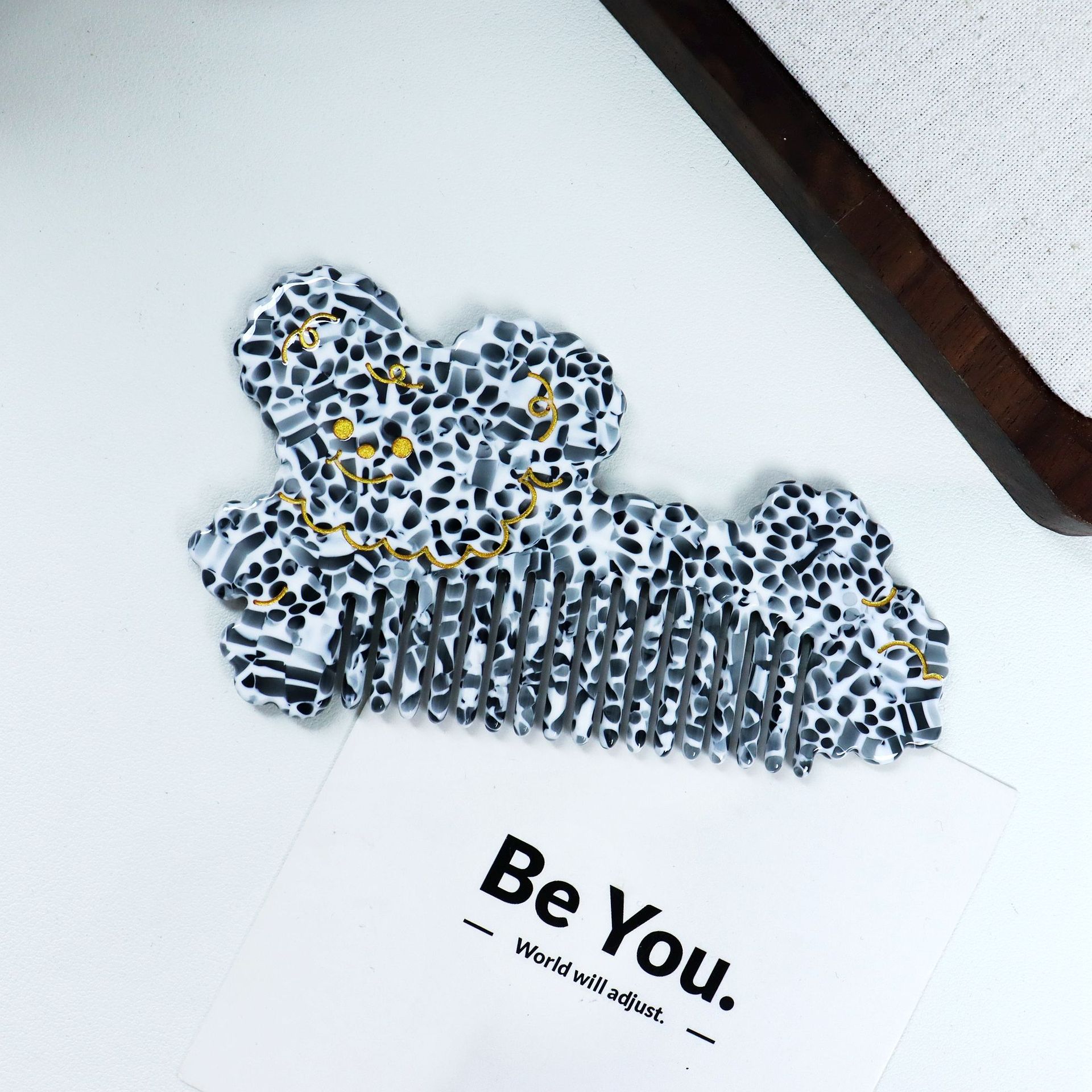 Wholesale Cute Cartoon Dog Designed Pocket Hair Comb Thickened Acetate Anti Static Hair Combs Portable Hair Tools Accessories