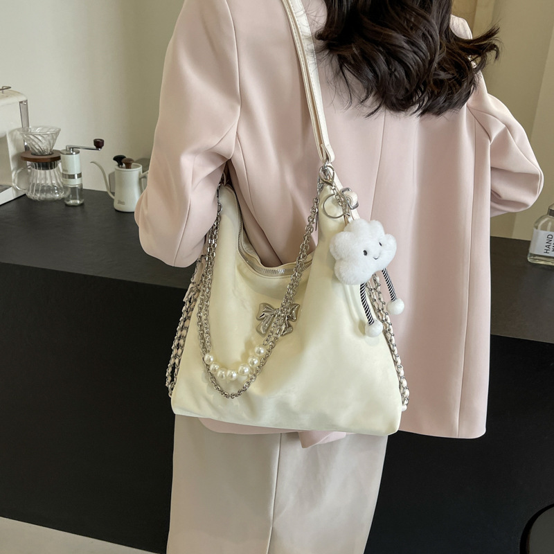 Free shipping designer Large Capacity Commuter Backpack for Women Spring/Summer New Fashionable Trendy Shoulder Bag