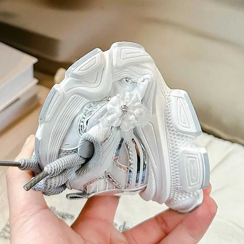 Girls Running Shoes Princess Style Flowers Children Sneakers Thick Soft Sole Non-slip 2025 New Kids Sports Shoes Mesh Breathable Z250618