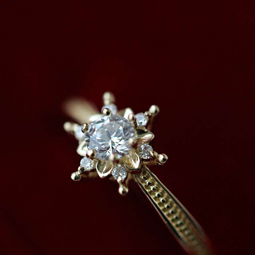 First Snow Shining Live Same Style Snowflake Inlaid Light Luxury Ring Exquisite and Beautiful French Romantic Gift