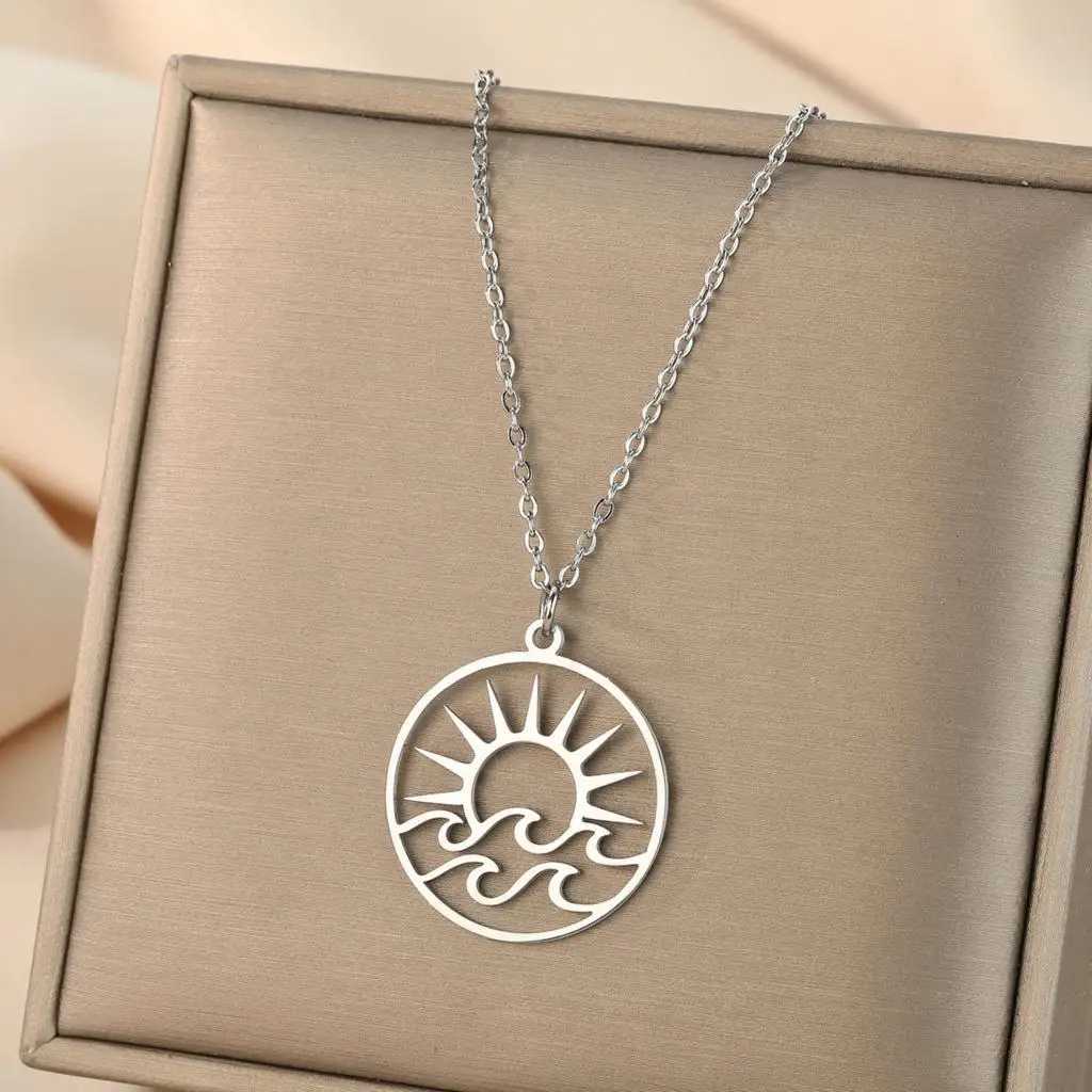Kinitial Exquisite Fashion Earrings Openwork Sun Pendant with Waves Openwork Sun and Waves Necklace Birthday Gift for Lovers W250618
