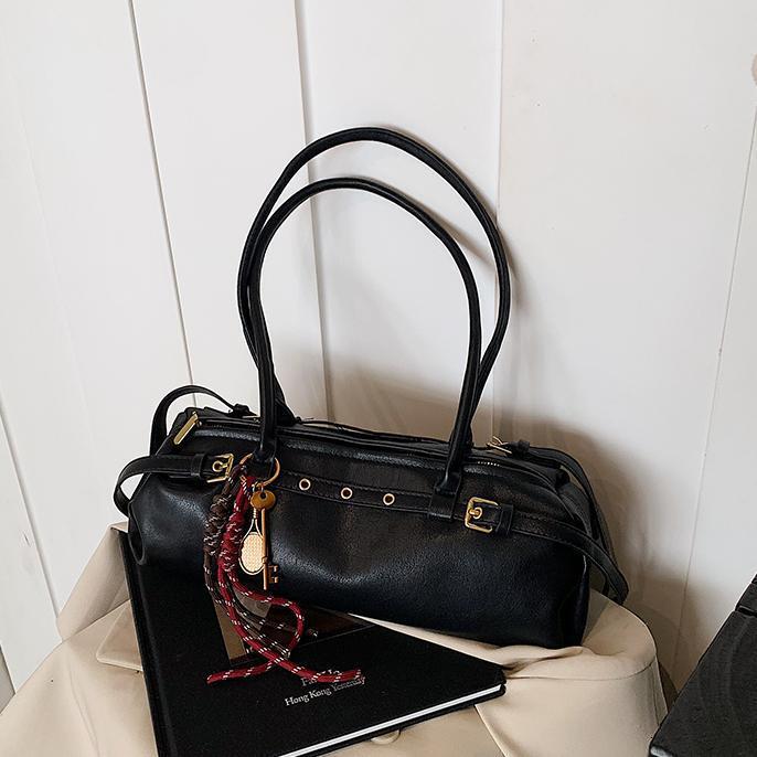 Free shipping designer Niche Retro Trend Baguette Bag for Women New Fashion Super Popular Handbag Underarm Bag High-end Shoulder Bag