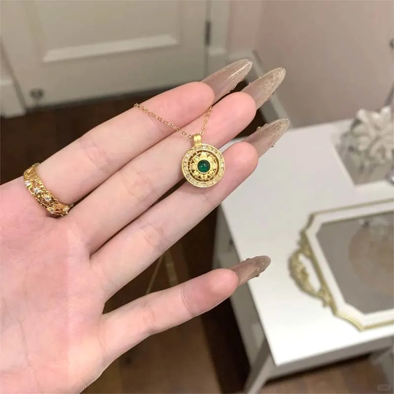 Elegant Women's Eight Treasure Compass Pendant Necklace - Minimalist Luxury Ins-worthy Design, Versatile Gold Plated Choker for Every Outfit