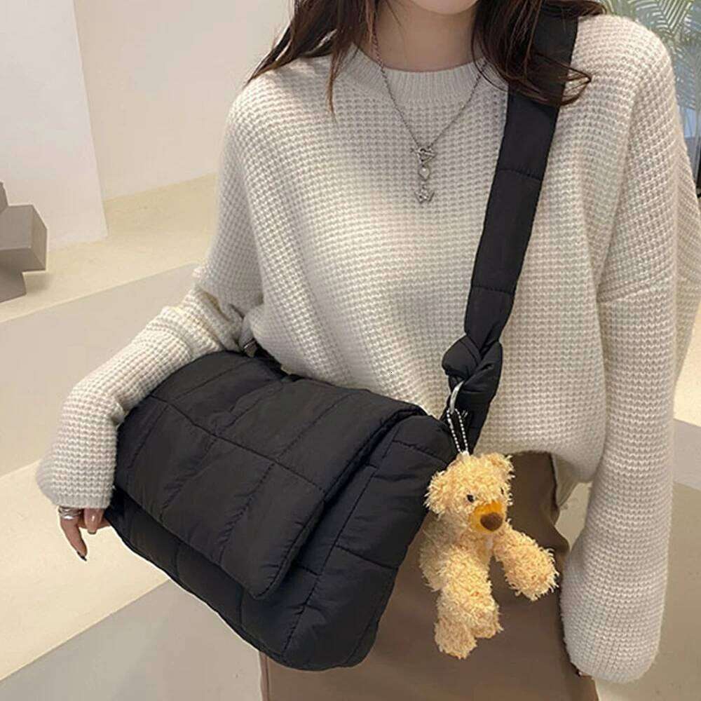 Winter Overlarge Cotton Shoulder Nylon Quilted Crossbody Bag Designer Down Padded Messenger Bags For Women Big Tote